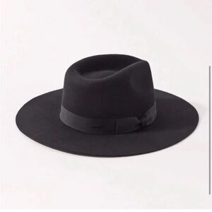 Urban Outfitters UO Flat Brim Wool Fedora in Black
